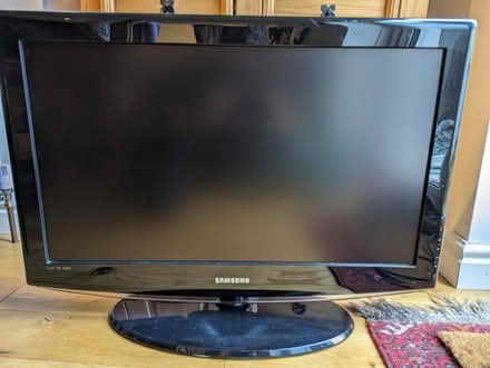 Photo of free 32" Samsung tv (Whitehall BS5) #1