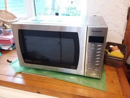 Photo of free Combination microwave/grill/oven - good condition (Aslockton NG13) #1