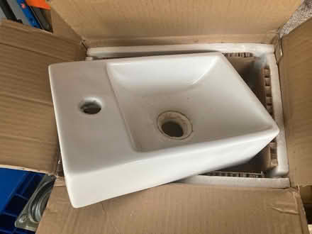 Photo of free Vanity basin (Hansvit) (Twickenham TW2)