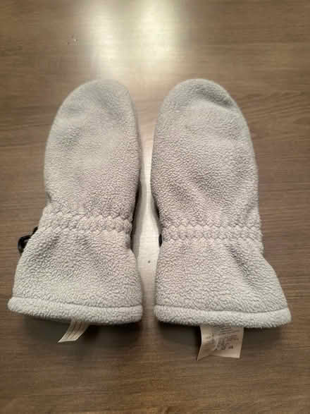 Photo of free Kids (Youth) Mittens (Westfield, NJ) #2