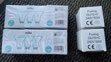 Photo of free Halogen spotlights (Welling DA16) #1