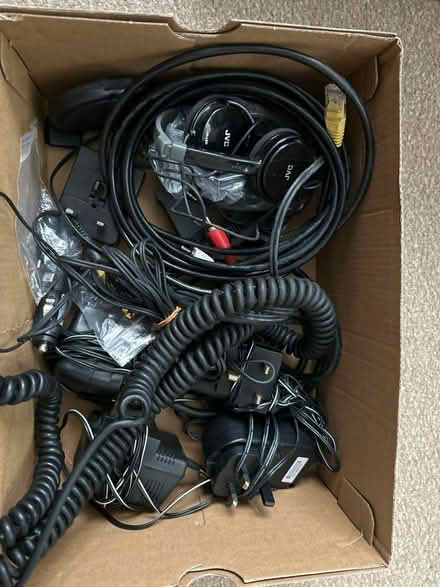 Photo of free Assorted plugs, headphones etc (DT4) #3
