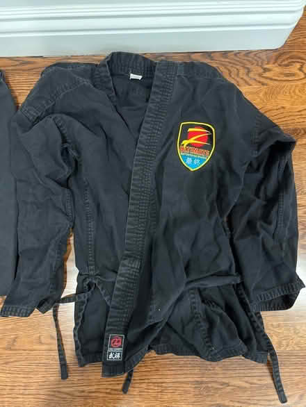 Photo of free lrg child karate uniform, spar equp (San Mateo Baywood) #3