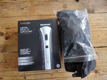 Photo of free Beard trimmer and beard bib catcher thing (High Town LU2) #1