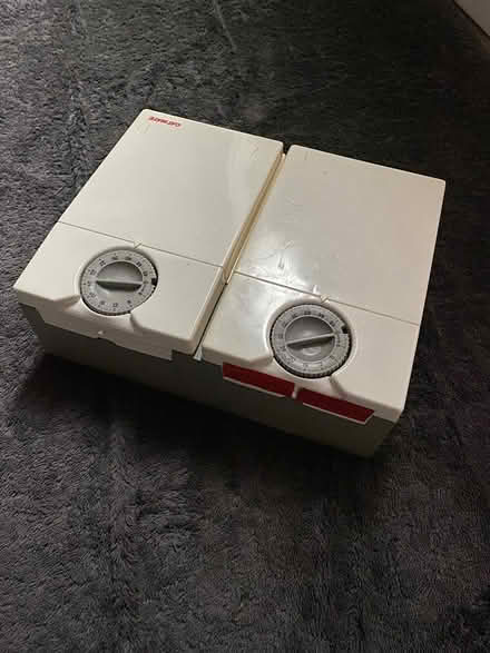 Photo of free Automatic cat feeder (Derby DE23) #1