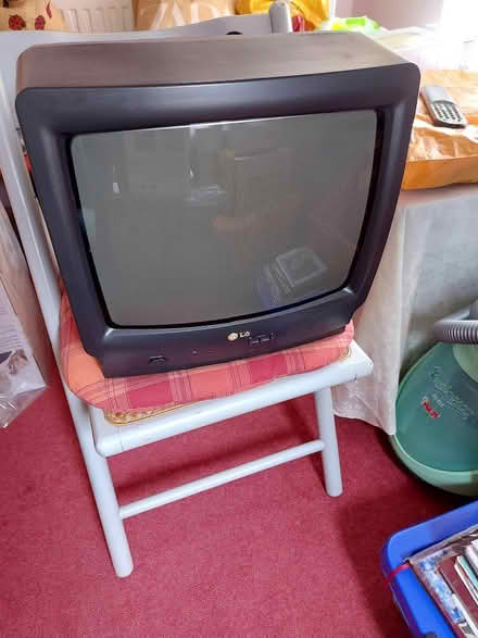 Photo of free 14" CRT TV. Old model, not flat screen. (Tottenham N17) #1