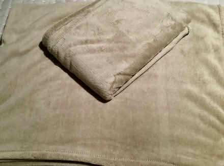 Photo of free x2 light brown throws (NR3) #1