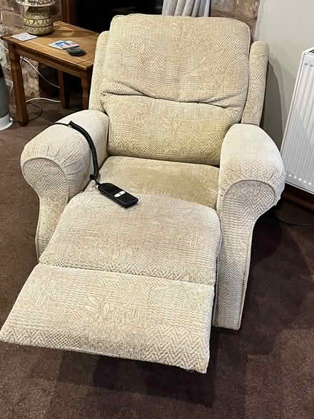 Photo of free Electric recliner chair (LE67 Markfield) #2
