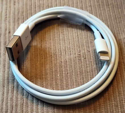 Photo of free iPhone charging cable (Arsenal Finsbury Park N4) #1