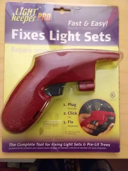 Photo of free Christmas light fixer (Maple Leaf) #1