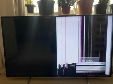 Photo of free 50” tv (Highworth SN6) #4