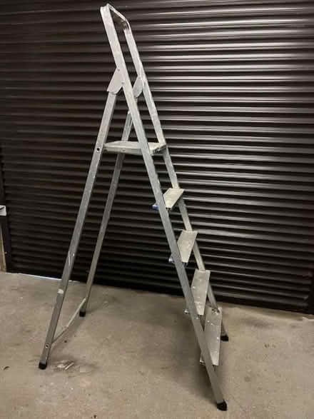 Photo of free Stepladder - lightweight (Painswick GL6) #4