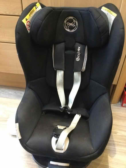 Photo of free Baby car seat with isofix base (Old Heath CO2) #1