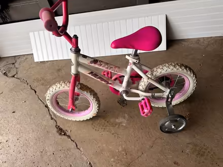 Photo of free 12 inch girls bike (Livonia) #1