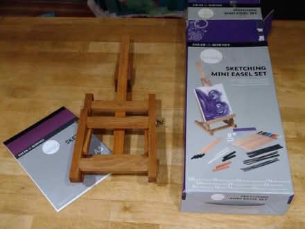 Photo of free Mini easel and sketchbook (Dyke Road area BN1) #2