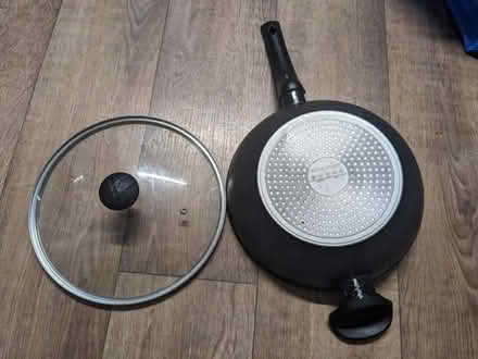 Photo of free Salter wok pan, big (Podsmead GL1) #4