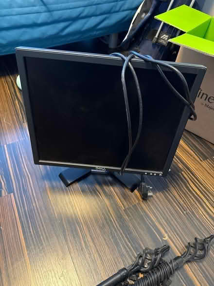 Photo of free Dell 19in Lcd monitor rgb connector (Ware SG12) #3