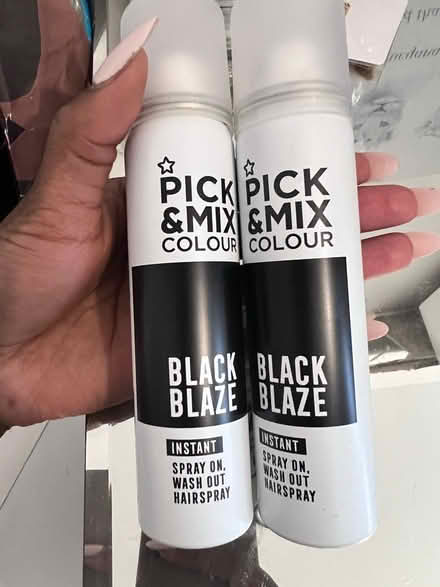 Photo of free Black hair spray/dye (SW2) #1