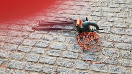Photo of free Black and decker hedge trimmer (Ridgeway Dr & Ridgeway Rd) #1
