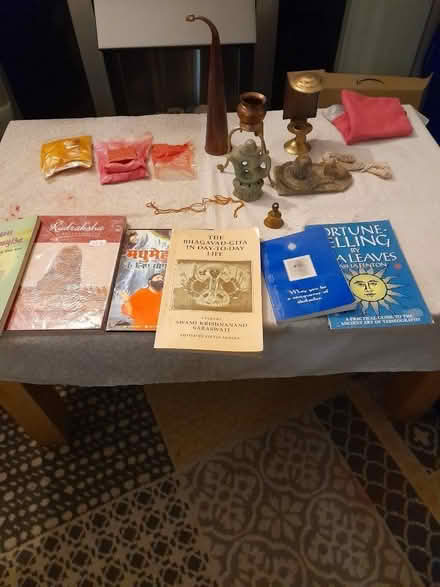 Photo of free Hindu Prayer Items -books etc. (Morley DE21) #1