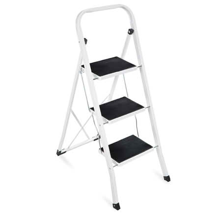 Photo of Step ladder (Square One Mississauga) #1