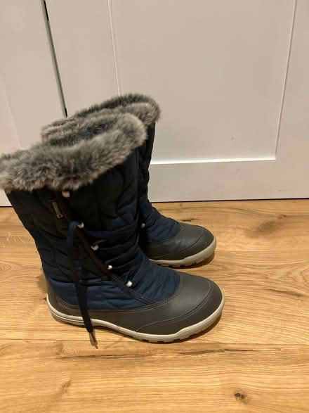 Photo of free Après Skis, padded boots, boy (Hampstead, mw3) #1