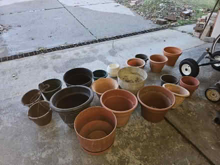 Photo of free Pots (Farmington Hills 11Mile n Farm) #1