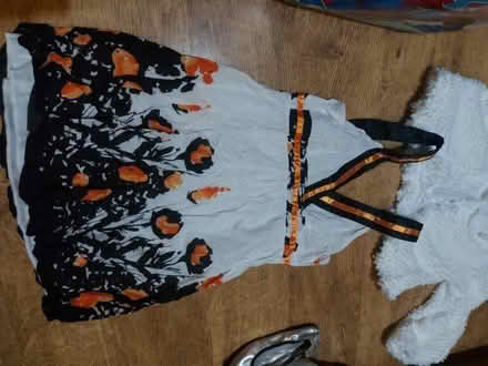 Photo of free Ladies Size 12 ish summer set (Battle Hill NE28) #2