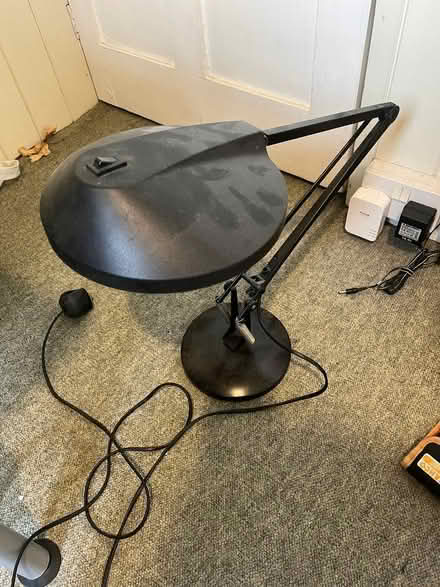 Photo of free anglepoise desk lamp with obsolete lightbulb fitting (islington N1) #1