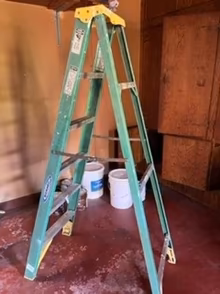 Photo of free 6’ ladder (Los altos near el camino) #1
