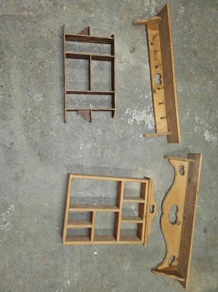 Photo of free Decorative shelf (Farmington Hills 11Mile n Farm) #1