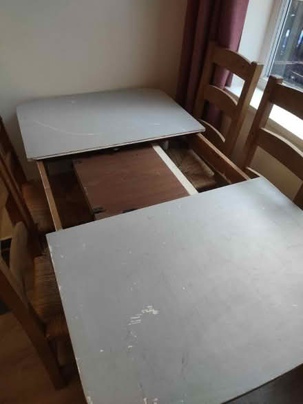 Photo of free Dining Table, extendable. No Chairs (S8 Woodseats) #2