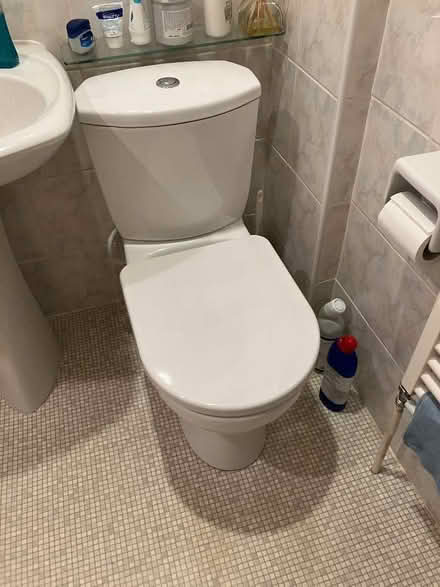 Photo of free Toilet (Beaconsfield HP9) #1