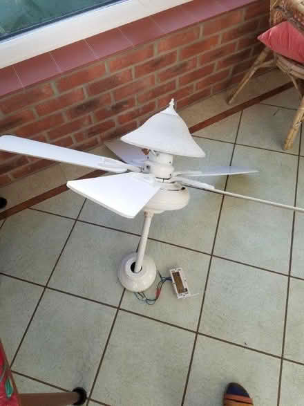 Photo of free 2 Hunter ceiling fan lights working (Emsworth PO10) #4