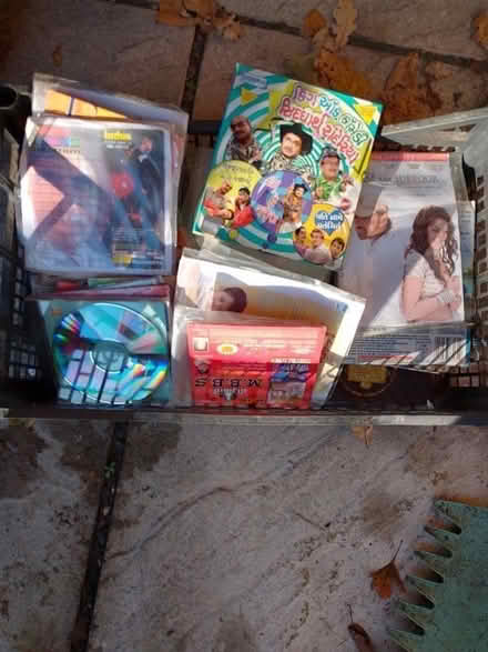 Photo of free Bollywood-films/songs-CDs/DVDs (Morley DE21) #3