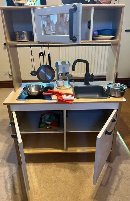 Photo of free Kids’ play kitchen (Corbets Tey RM14) #3