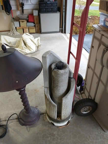 Photo of free small outdoor fountain (North east West Chicago) #1