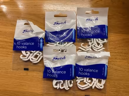 Photo of free 50 Swish Valance Hooks (CT21) #1