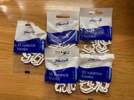 Photo of free 50 Swish Valance Hooks (CT21) #1