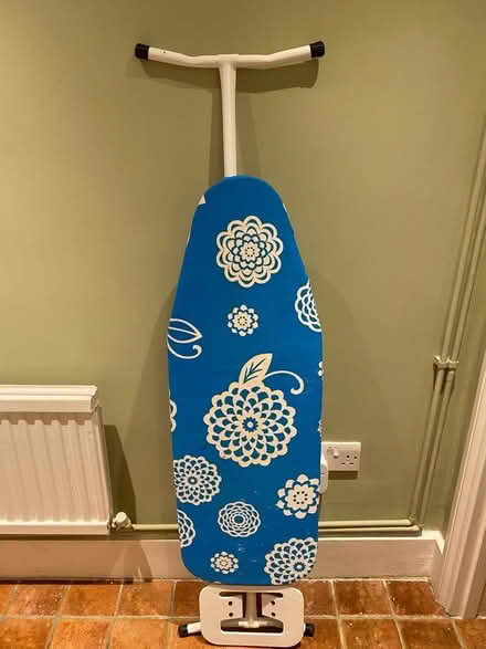 Photo of free Ironing board (Barnsbury N1) #1