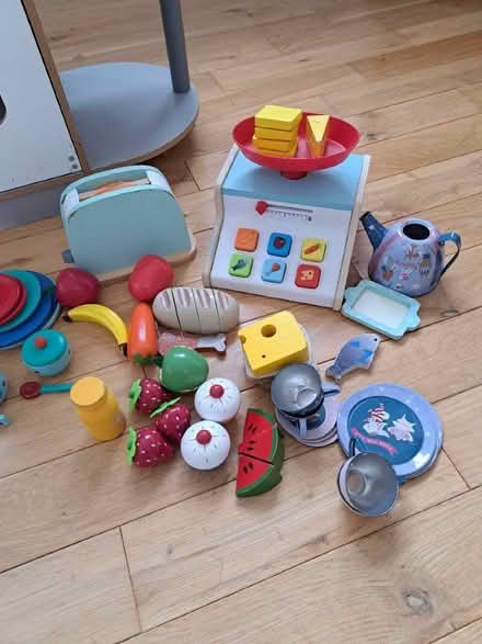 Photo of free Toy kitchen and accessories for child (Writtle CM1) #2