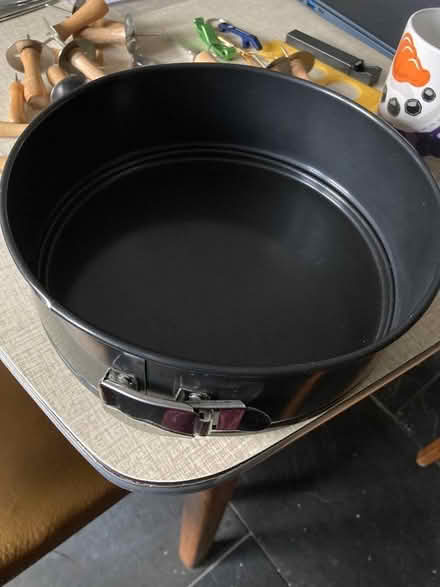 Photo of free Spring form 9 inch cake tin (Stoke Gifford BS34) #1