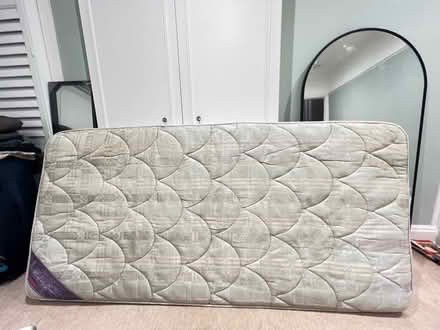 Photo of free Single mattress (Isleworth TW7) #1