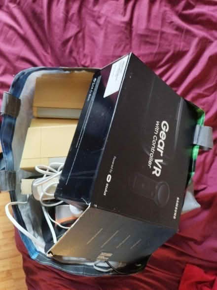 Photo of free bag full of random stuff (N4) #1