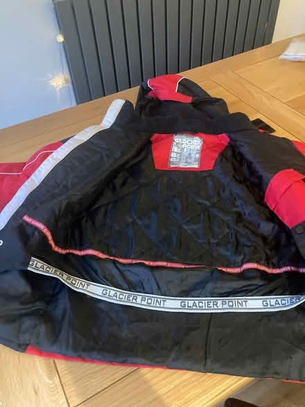 Photo of free Kids ski jacket (age 10-11) (Gwaelod-y-Garth (CF15)) #2