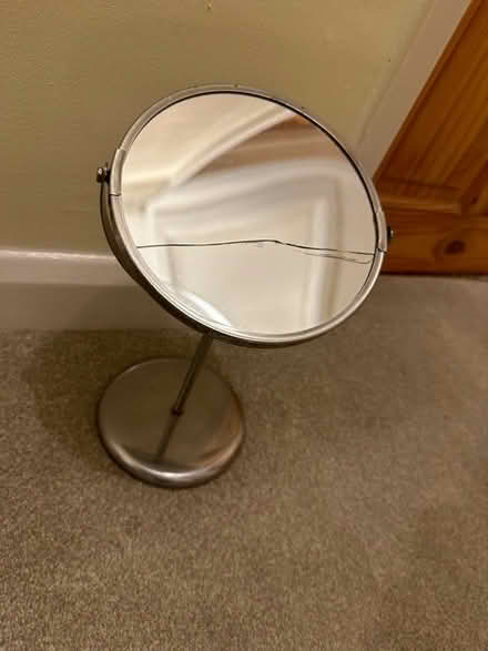 Photo of free Mirror (Dorchester DT1) #2