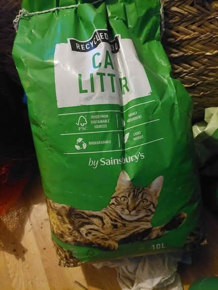 Photo of free Lightbulbs and wood cat litter (Woodingdean BN2) #2