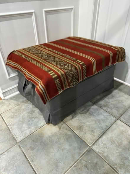 Photo of free Storage Ottoman (Mississauga/ Streetsville) #2