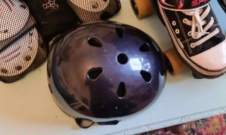 Photo of free Roller Skates (sizes 3 to 6), pads and Helmet (Abbeyhill EH7) #3