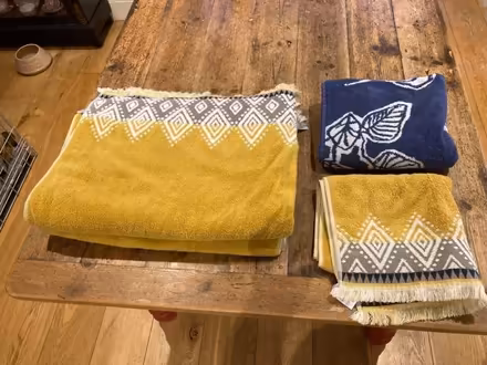 Photo of free 2 Sainsburys Bath Sheet + Hand Towel + Mat (CT21) #1